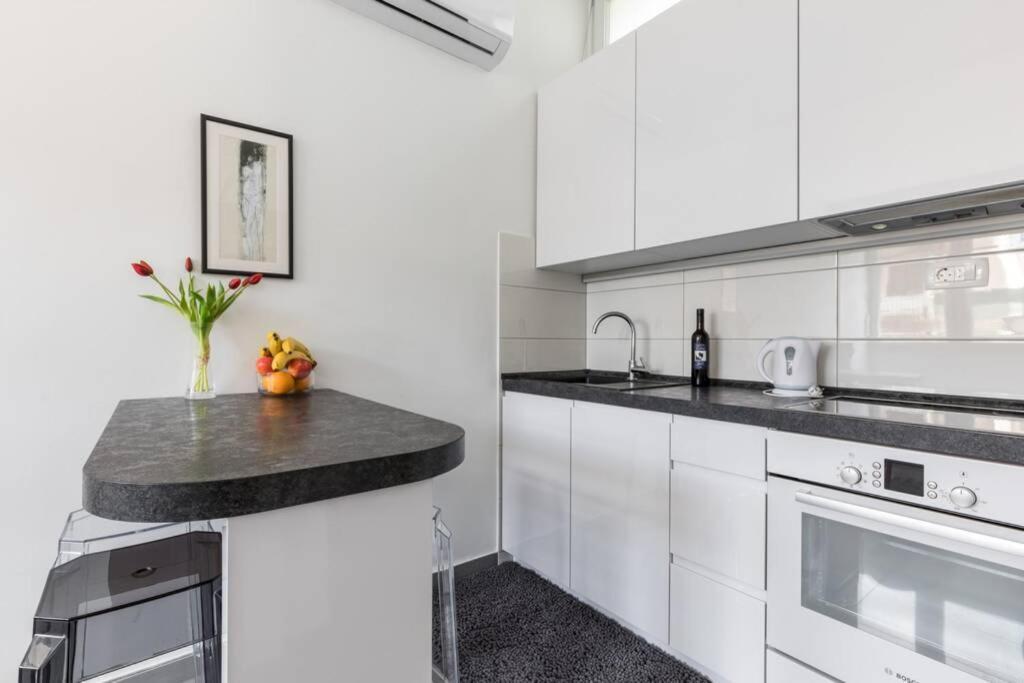 Banana Split Youth Apartment Екстер'єр фото