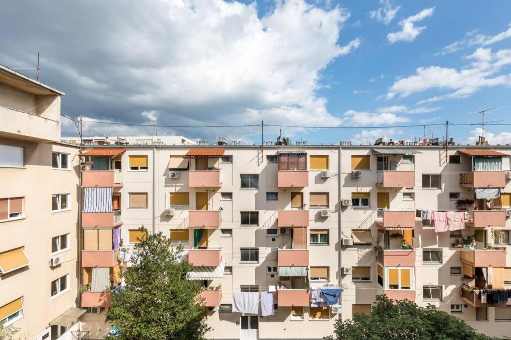 Banana Split Youth Apartment Екстер'єр фото