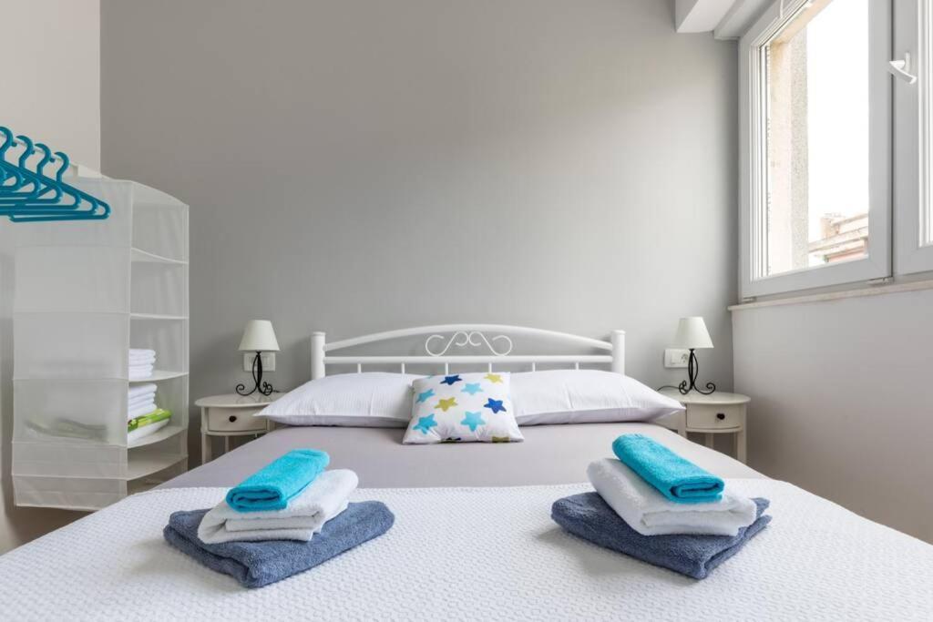 Banana Split Youth Apartment Екстер'єр фото