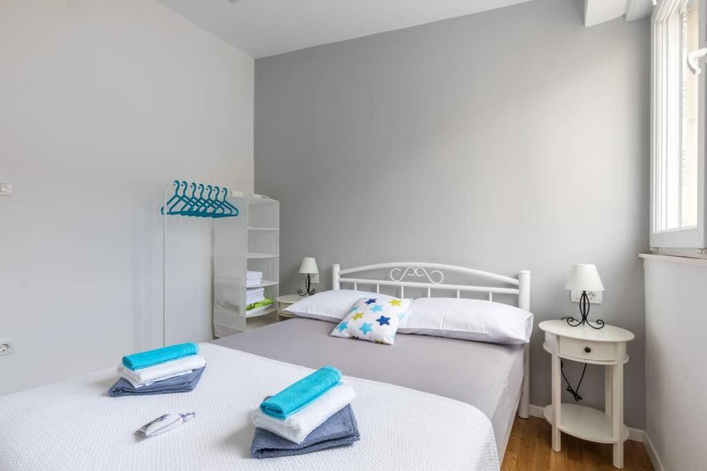 Banana Split Youth Apartment Екстер'єр фото